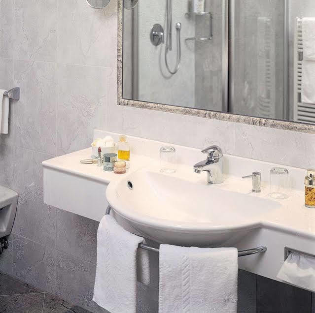 Hotel Garni Partaneshof Мерано Екстер'єр фото